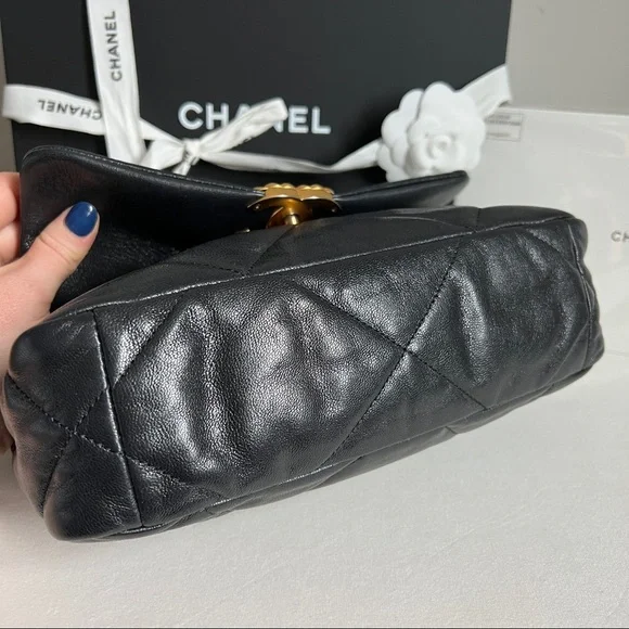 🖤 SOLD🖤 Chanel 19 small bag - Picture 12 of 13